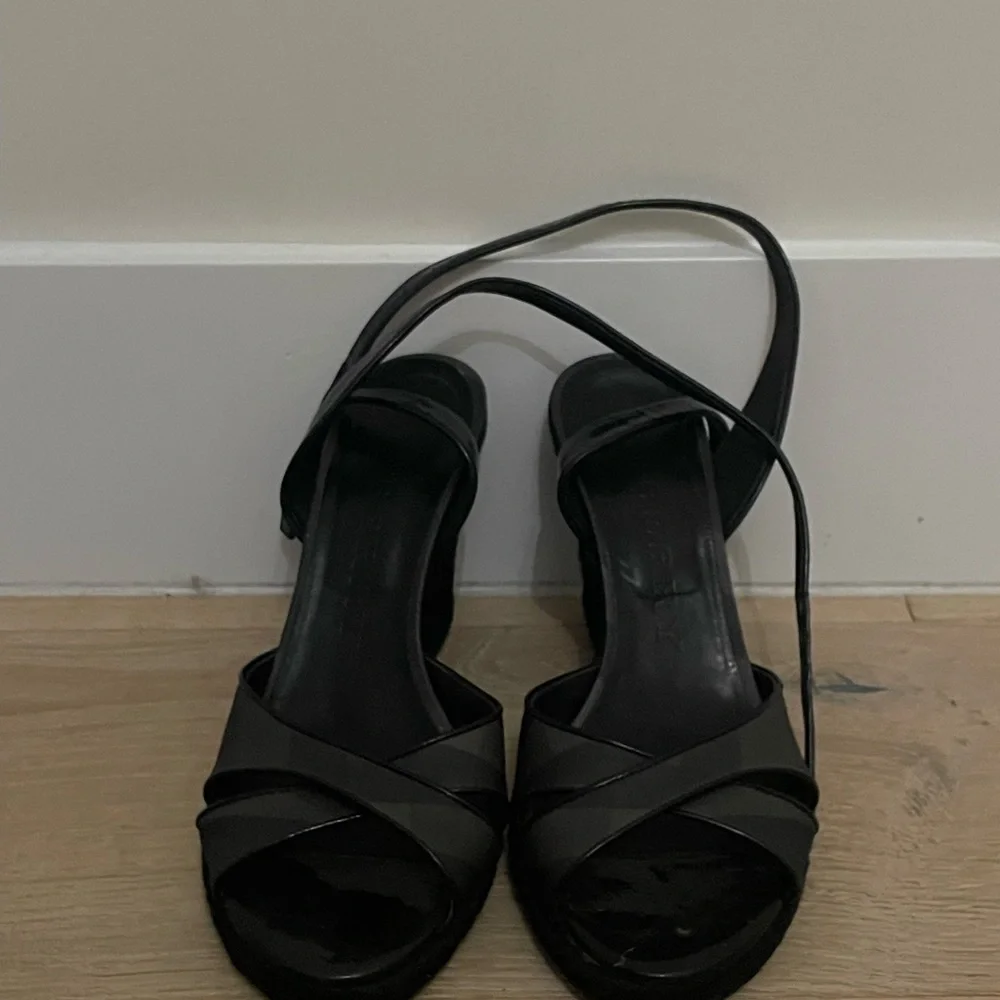 Burberry Elegant Black Wedge Sandals - Picture 4 of 6